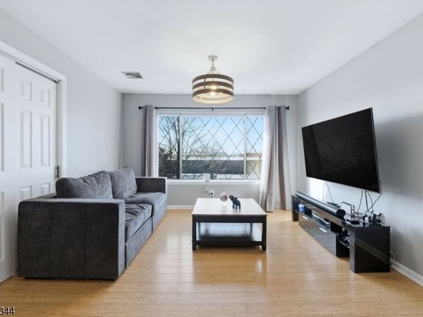 192 Burnett Ave, Maplewood, NJ 07040