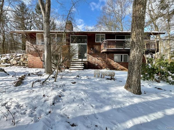 12 Deer Path Road, Tuxedo Park, NY 10987