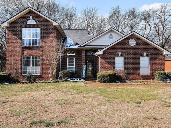 2934 Churchill Ln, Thompsons Station, TN 37179