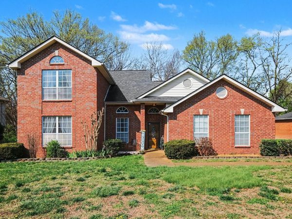 2934 Churchill Ln, Thompsons Station, TN 37179