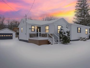 3603 Shoreline Dr, Livonia, NY 14487