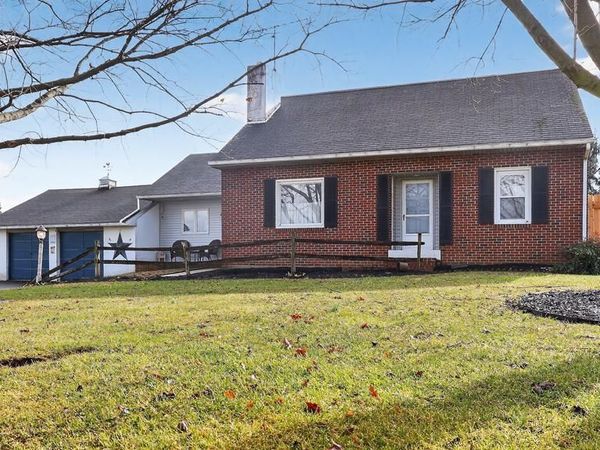 2538 SIEGRIST ROAD, RONKS, PA 17572