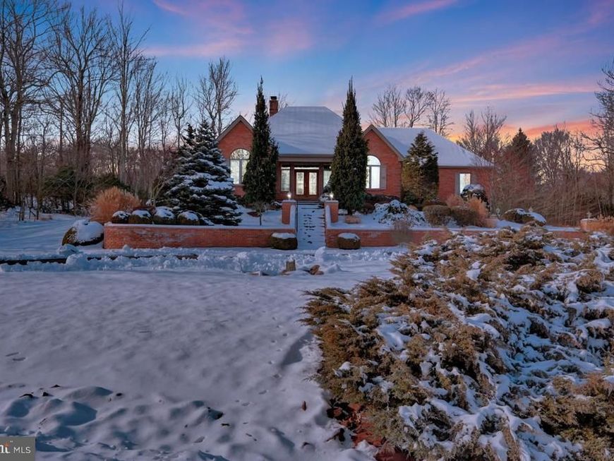 235 Wolf Hollow Road, Lake Harmony, PA 18624 Main Photo