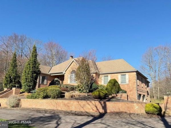 235 WOLF HOLLOW ROAD, LAKE HARMONY, PA 18624
