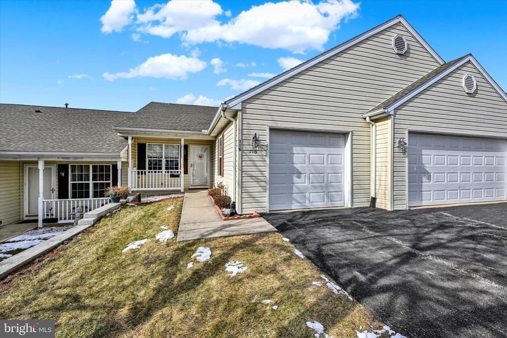 116 Furlong Way, Red Lion, PA 17356 Main Photo