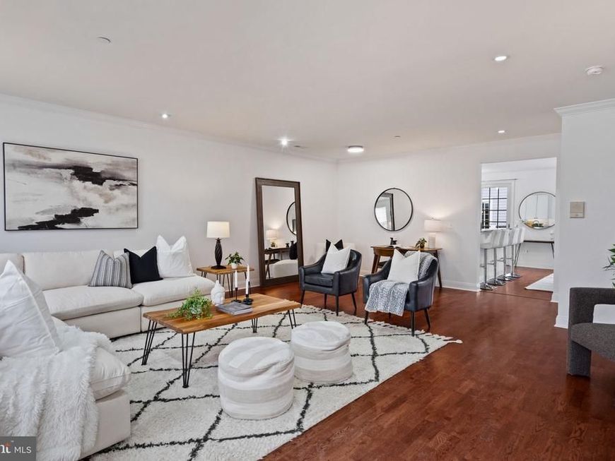 303 Surgeon Generals Court, Philadelphia, PA 19146 Main Photo