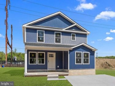 2822 AVENUE E, LEVITTOWN, PA 19056