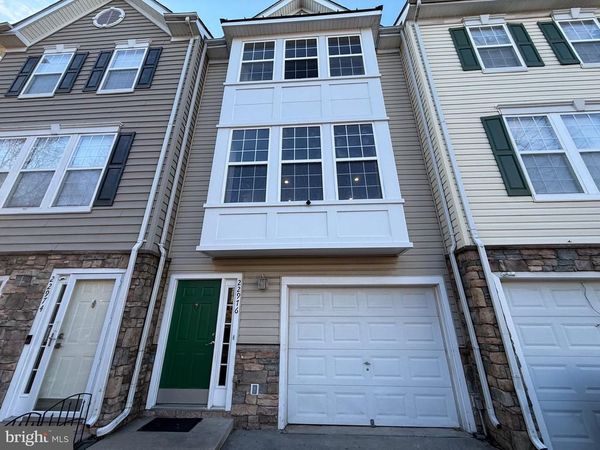 22976 FONTWELL SQUARE, STERLING, VA 20166