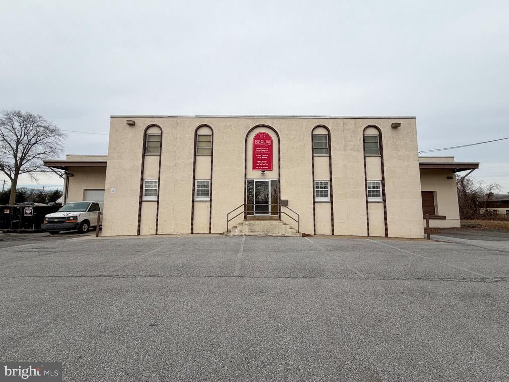 125 Powhattan Avenue, Essington, PA 19029 Main Photo