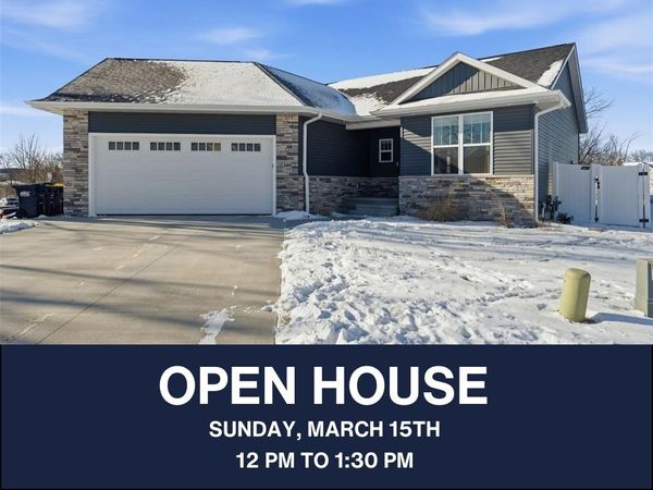 344 Worthington Court, Hiawatha, IA 52233