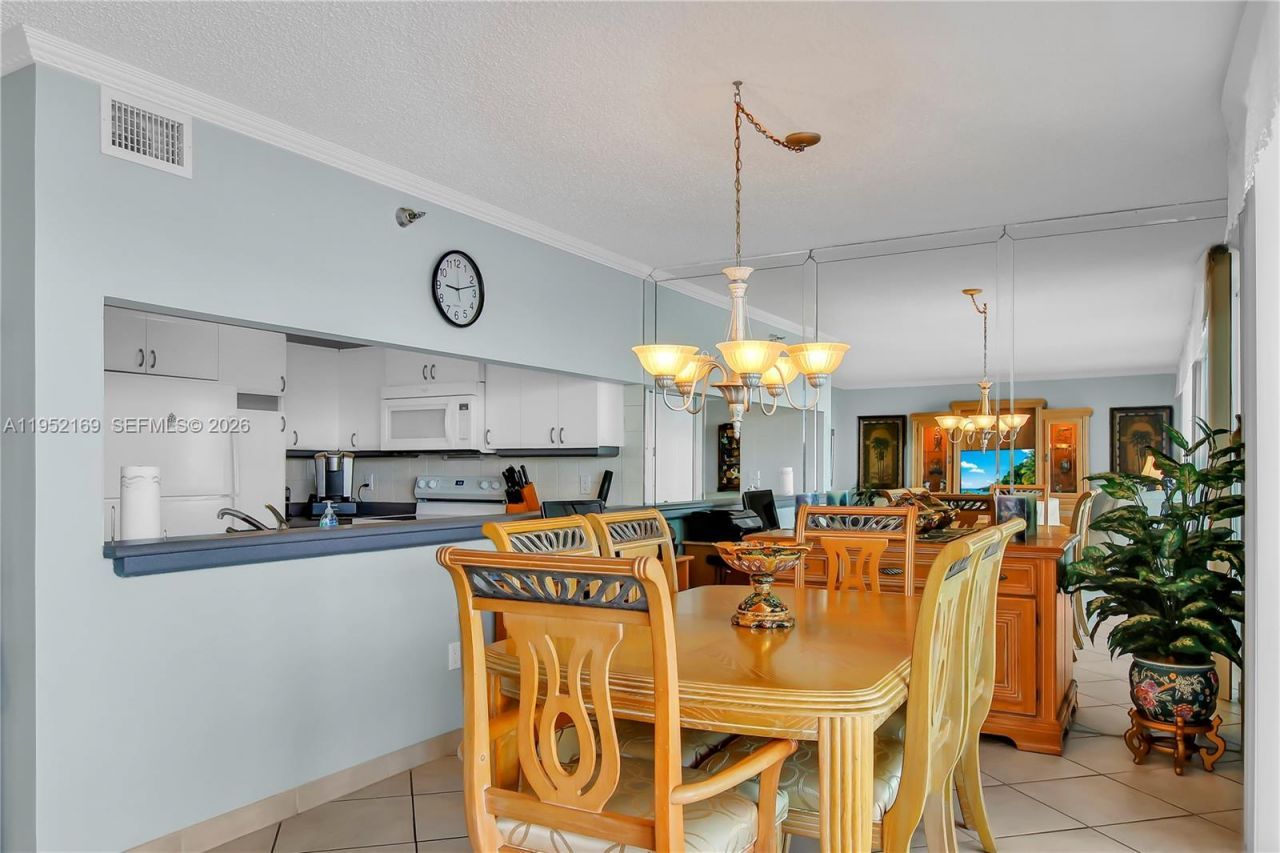 17800 N Bay Rd, Unit 605, Sunny Isles Beach, FL 33160 Photo