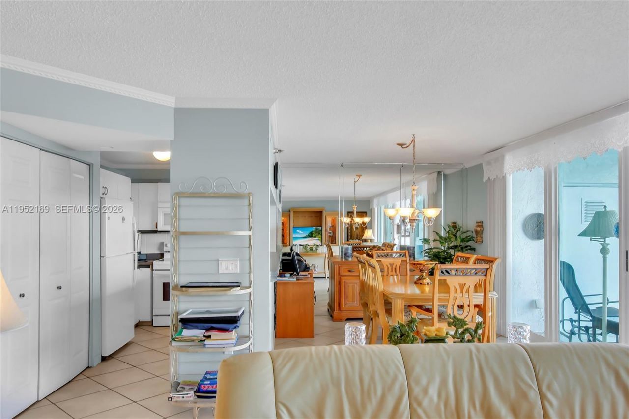 17800 N Bay Rd, Unit 605, Sunny Isles Beach, FL 33160 Photo