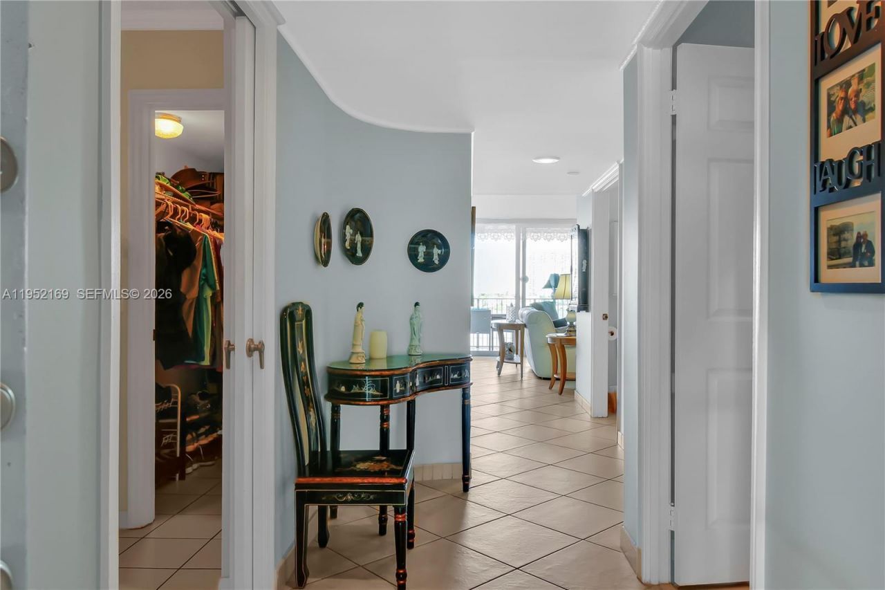 17800 N Bay Rd, Unit 605, Sunny Isles Beach, FL 33160 Photo