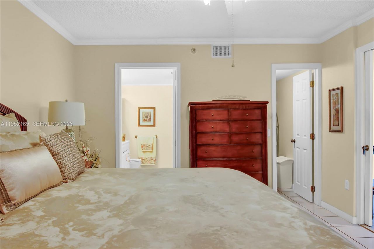 17800 N Bay Rd, Unit 605, Sunny Isles Beach, FL 33160 Photo