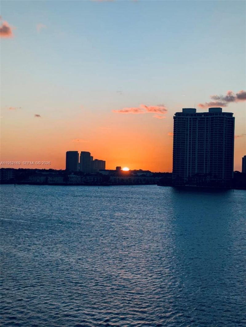 17800 N Bay Rd, Unit 605, Sunny Isles Beach, FL 33160 Photo