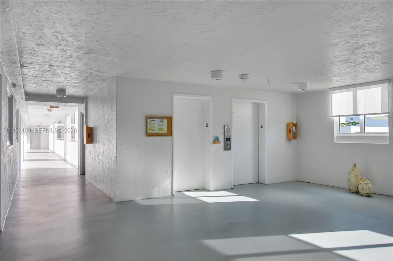 17800 N Bay Rd, Unit 605, Sunny Isles Beach, FL 33160 Photo