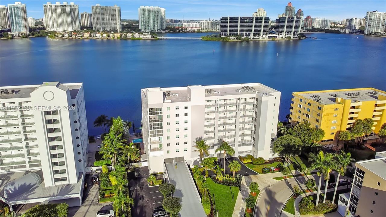 17800 N Bay Rd, Unit 605, Sunny Isles Beach, FL 33160 Photo