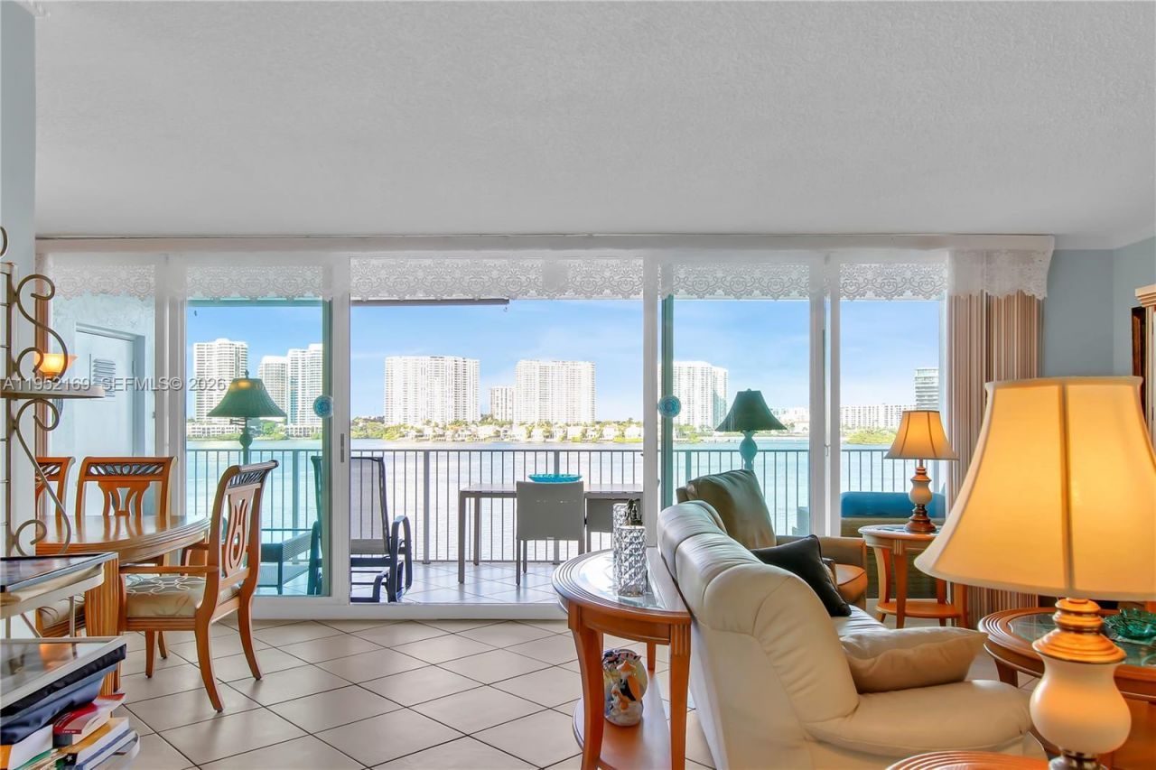 17800 N Bay Rd, Unit 605, Sunny Isles Beach, FL 33160 Photo