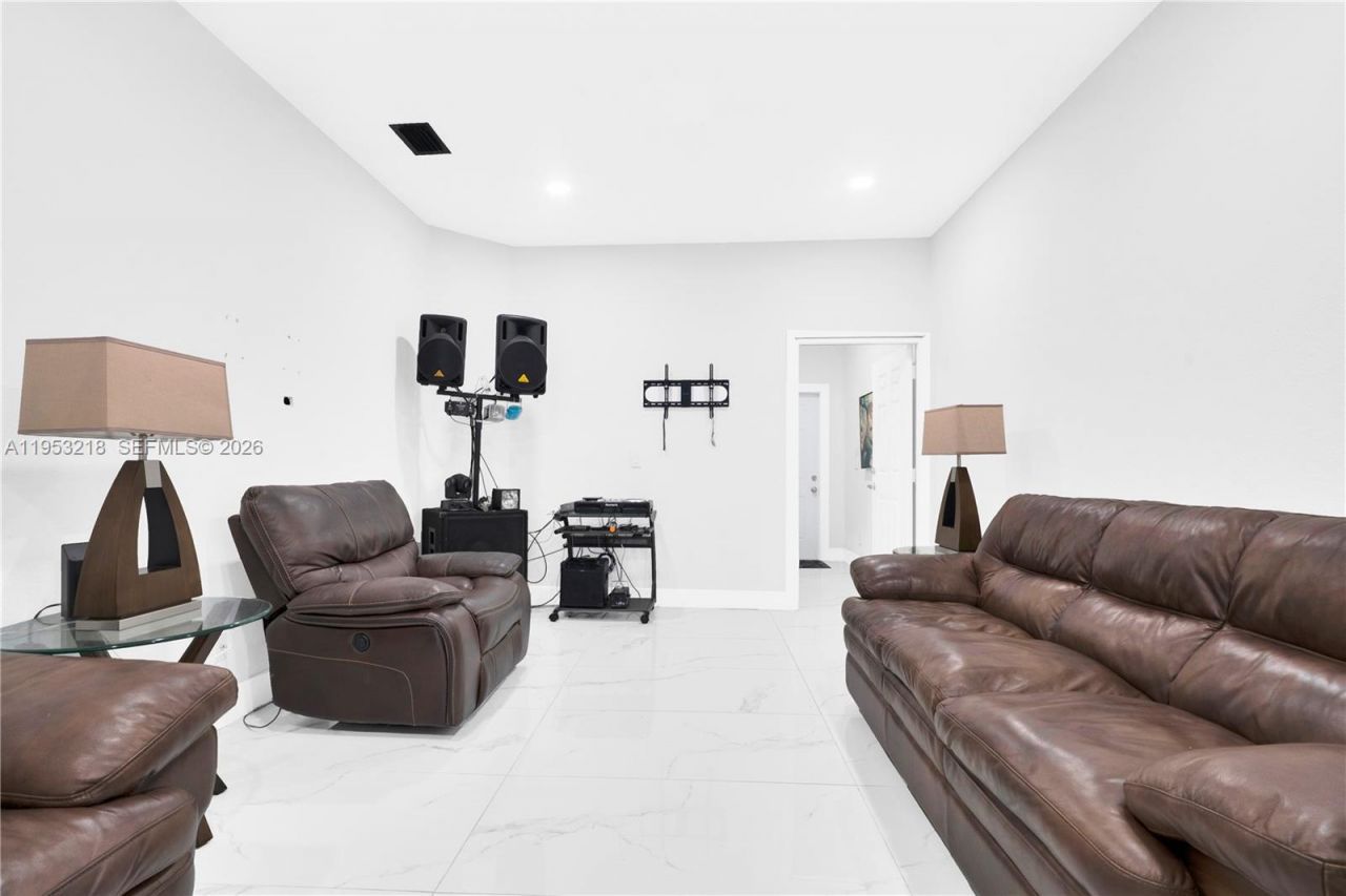 64 SW 15th Ter , Homestead, FL 33030 Photo