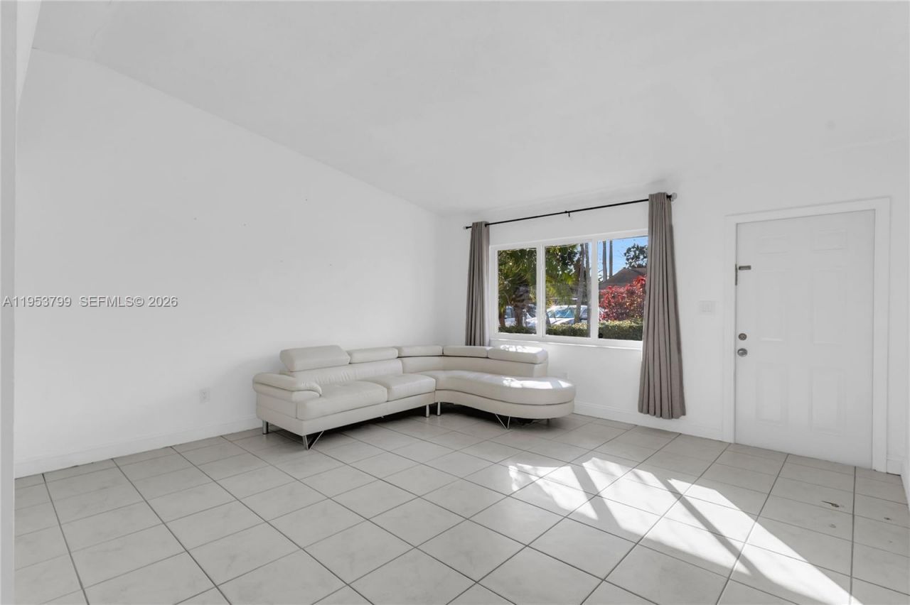 7197 SW 152nd Pl, Miami, FL 33193 Photo