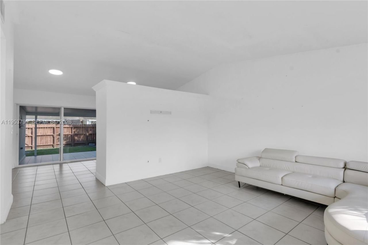 7197 SW 152nd Pl, Miami, FL 33193 Photo