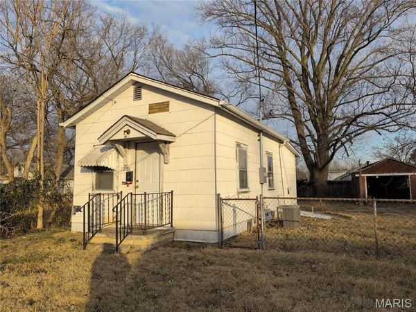 3236 Royalton Avenue, Breckenridge Hills, MO 63114