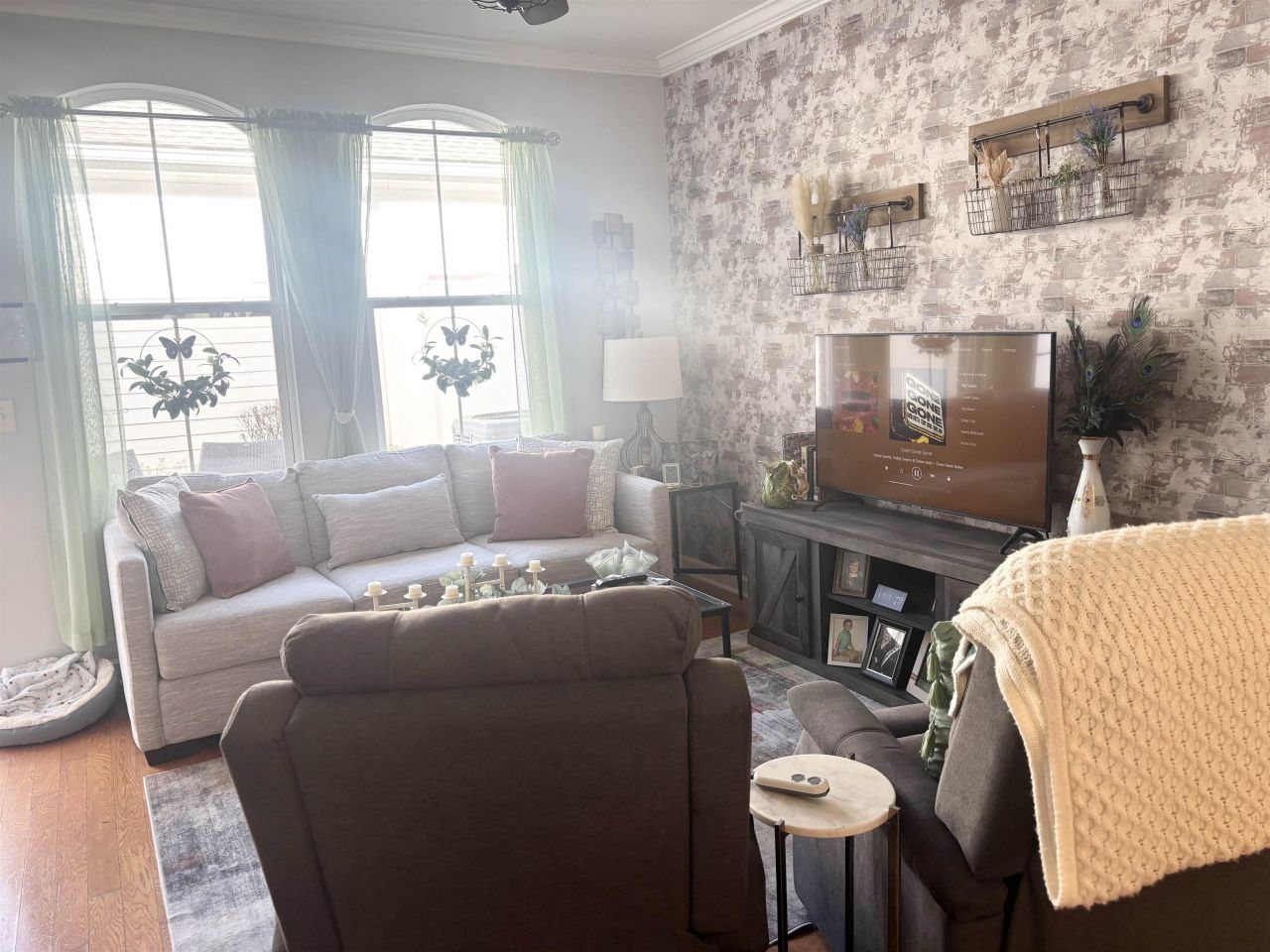 3792 Alexandria Ave. Photo 5