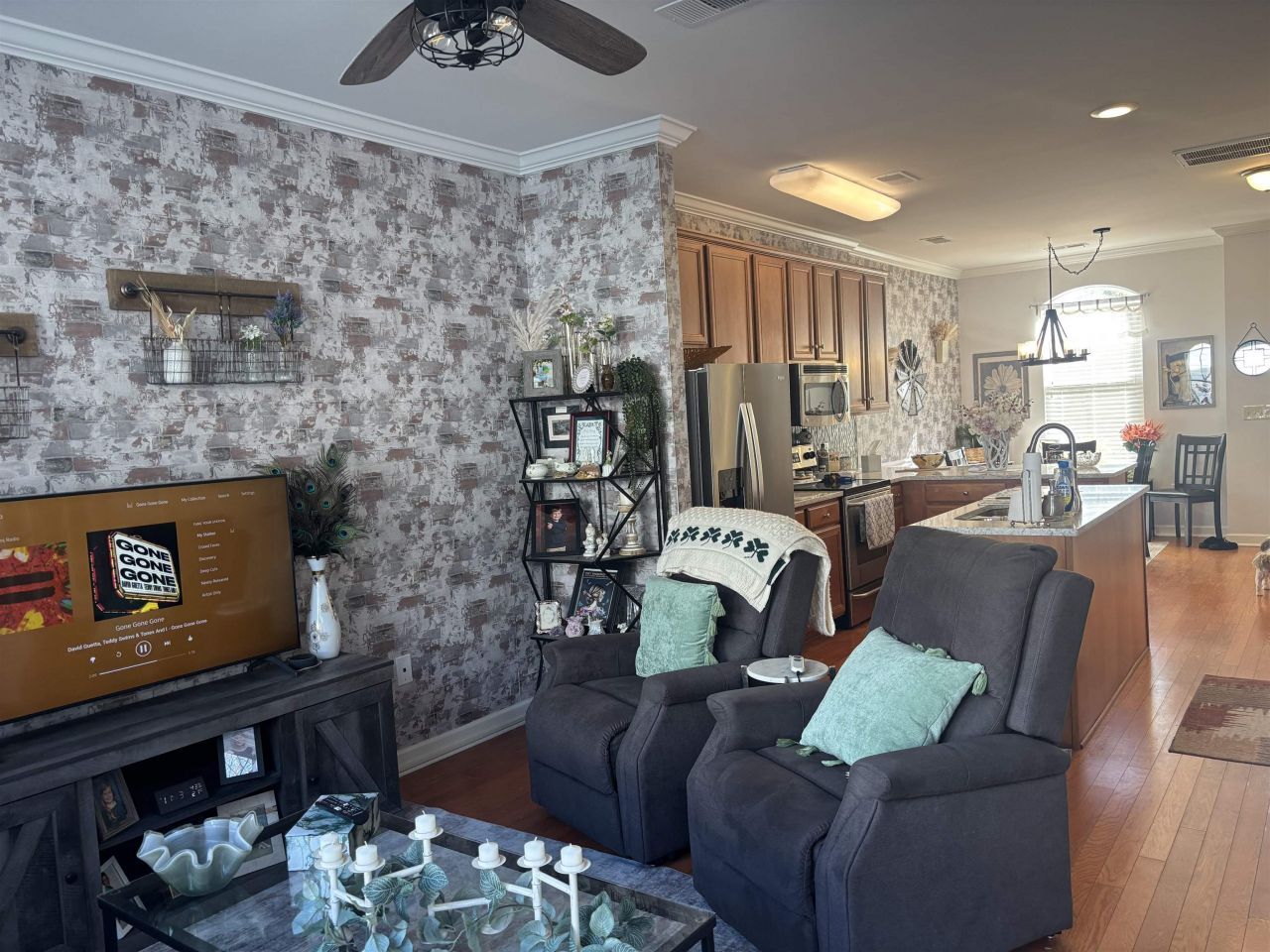 3792 Alexandria Ave. Photo 7