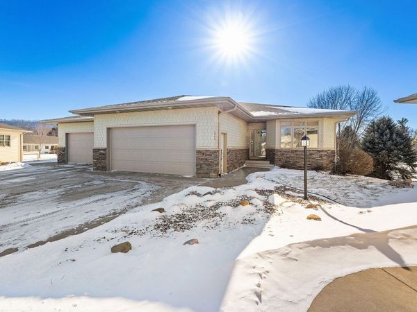 1264 Bentgrass Ct, Onalaska, WI 54650