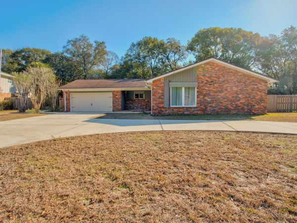 60 NW Linwood Road, Fort Walton Beach, FL 32547