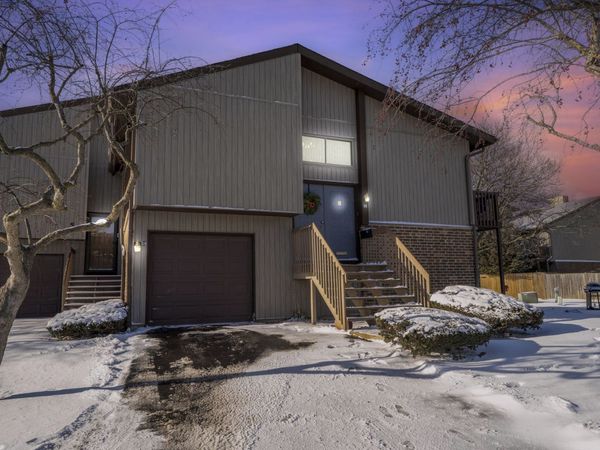 56 Salt Creek Road, Unit A, Roselle, IL 60172