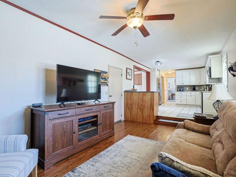 37 Hayden Drive, Greenhills, OH 45218 Photo 11