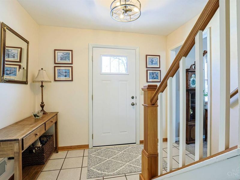 37 Hayden Drive, Greenhills, OH 45218 Photo 5