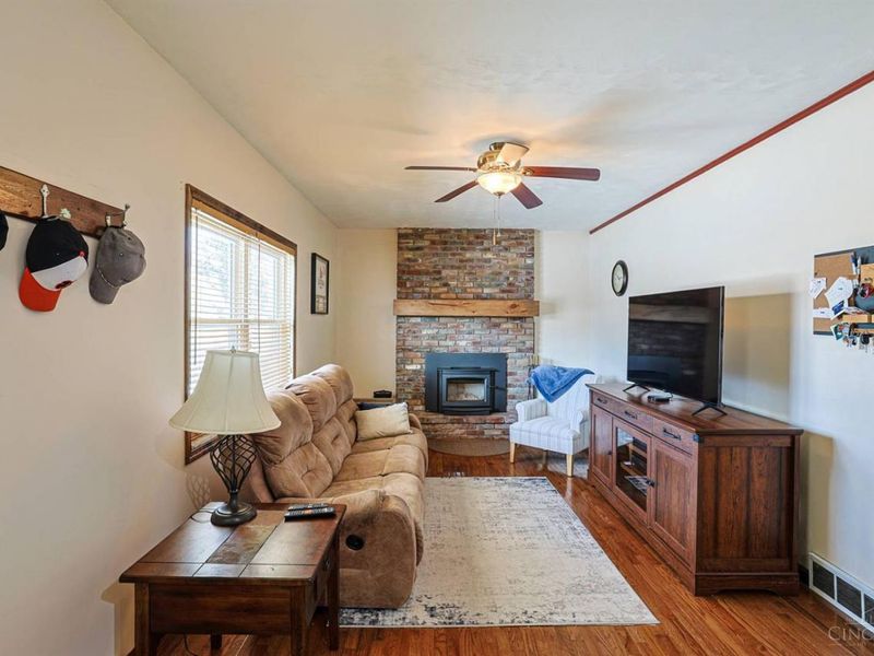 37 Hayden Drive, Greenhills, OH 45218 Photo 9