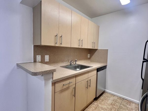 1500 N Congress Avenue, Unit B24, West Palm Beach, FL 33401