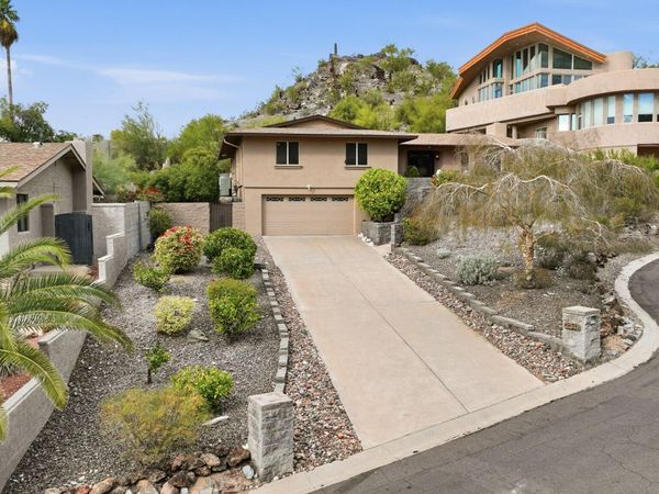 2346 E ORANGEWOOD Avenue, Phoenix, AZ 85020