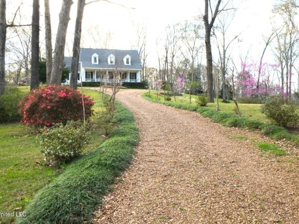 153 Dunbar Road, Natchez, MS 39120