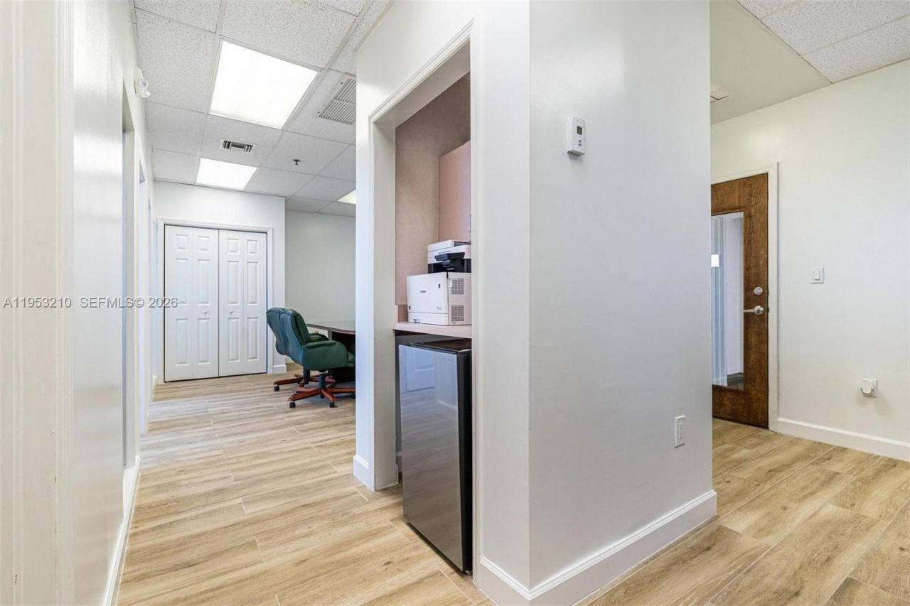 2455 E Sunrise Blvd, Unit CU9J, Fort Lauderdale, FL 33304 Photo