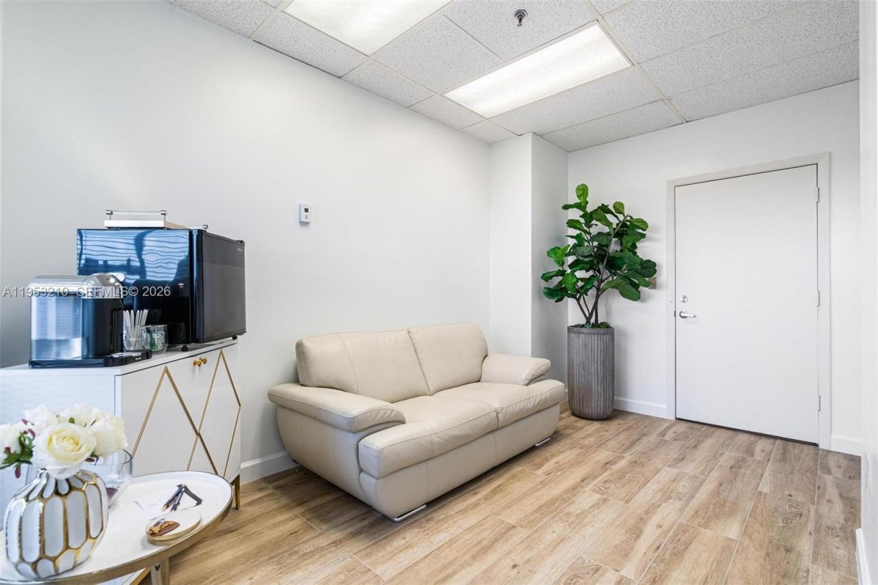 2455 E Sunrise Blvd, Unit CU9J, Fort Lauderdale, FL 33304 Photo