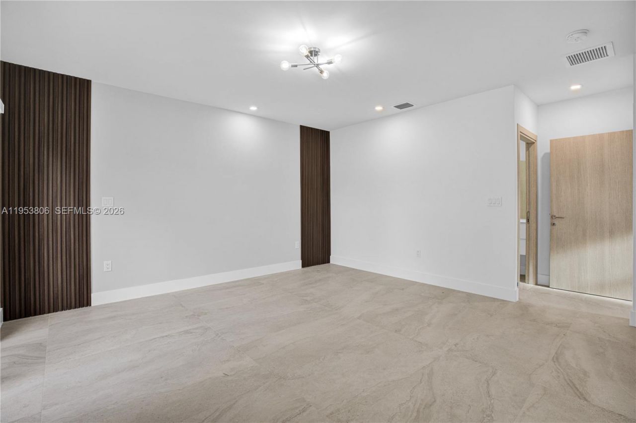 3433 SW 16th Ter, Miami, FL 33145 Photo