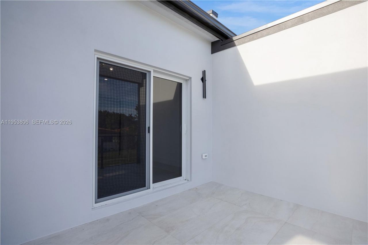 3433 SW 16th Ter, Miami, FL 33145 Photo