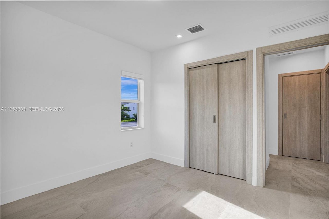 3433 SW 16th Ter, Miami, FL 33145 Photo