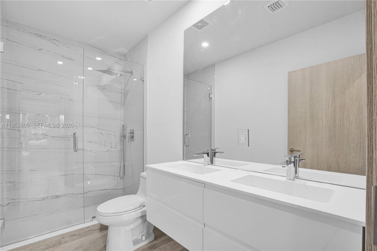 3433 SW 16th Ter, Miami, FL 33145 Photo