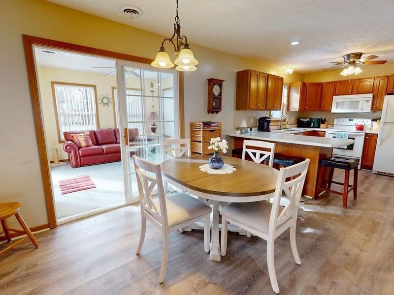 338 E Howard, Willard, OH 44890 Photo 10