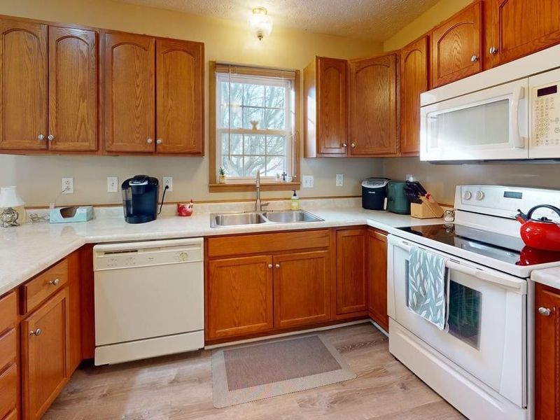 338 E Howard, Willard, OH 44890 Photo 13