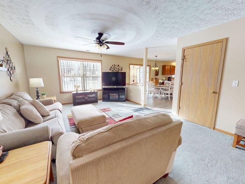 338 E Howard, Willard, OH 44890 Photo 5