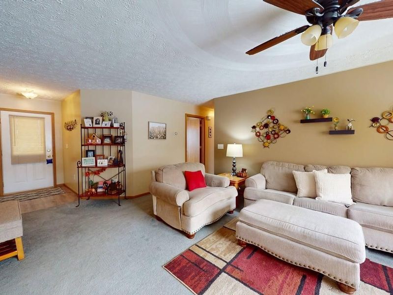 338 E Howard, Willard, OH 44890 Photo 6