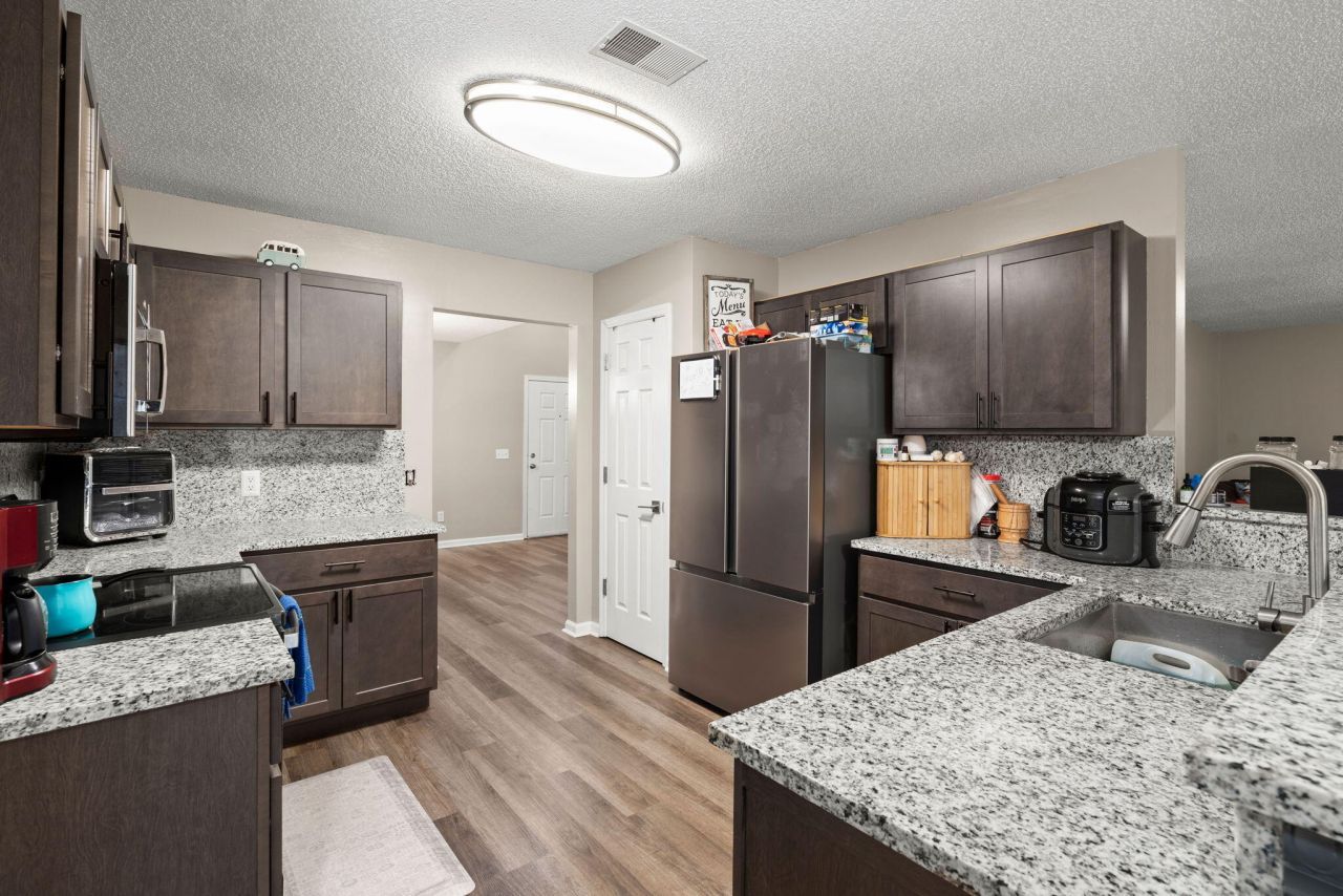 77 Blue Jasmine Lane Photo 15