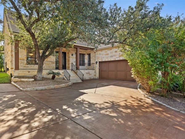 41 Tiburon DR, The Hills, TX 78738