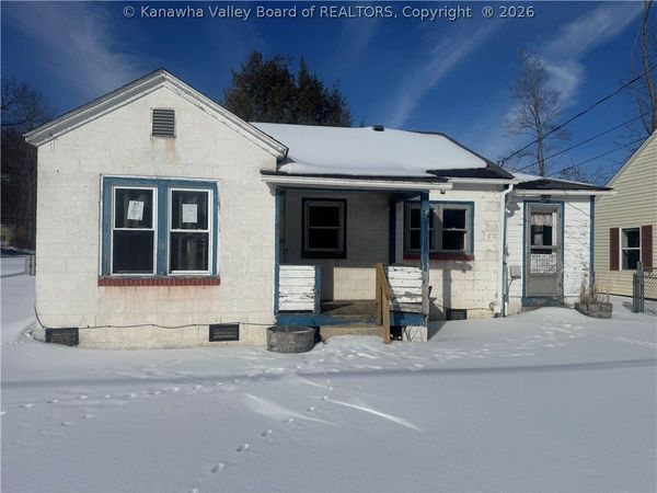 139 Young Street, Rupert, WV 25984